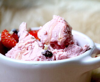 Strawberry & macadamia ice cream