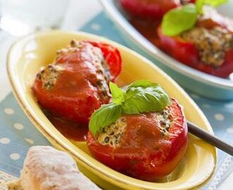 Linsfylld paprika med tomatsås