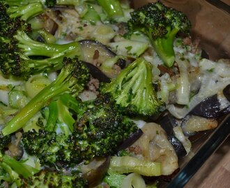 Köttfärsgratäng med aubergine, broccoli och purjolök :)