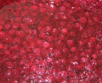 Rödavinbärsmarmelad med kardemumma