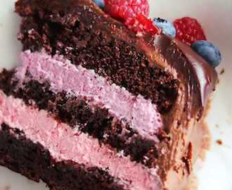 Saftig chokladtårta med bärmousse