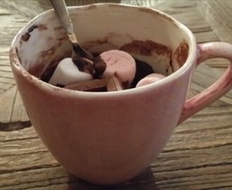 Mugcake med krämig choklad och marshmallows