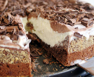 Kladdkakstårta med glass och choklad