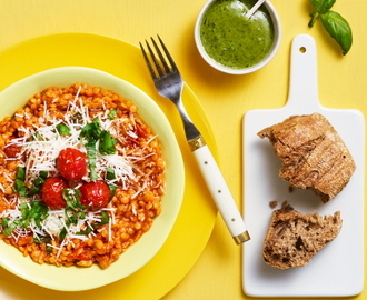 Linsotto med pecorino och tomat