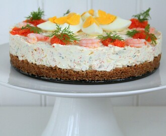 Räkcheesecake med stenbitsrom, ägg och kavring