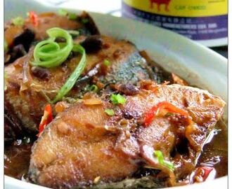 A taste of memories -- Echo&#x27;s Kitchen: Ikan Masak Taucu (Spanish Mackerel in Fermented Soy bean Gravy) | Mackerel recipes, Spanish mackerel, Mackerel steak recipe