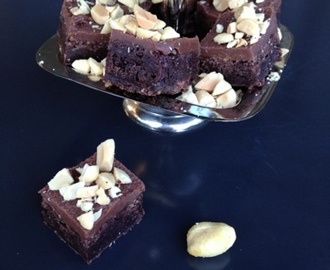 Bisarra cravings: brownies med mjölkchoklad- och jordnötssmörtopping