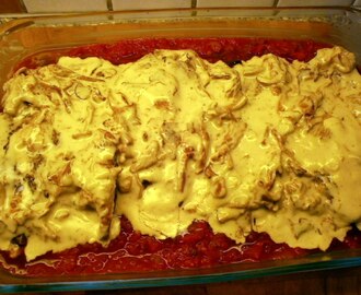 Fläskkarré med ört/tomatsås och kantarellsås