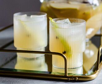 Pear and White Wine Sangria