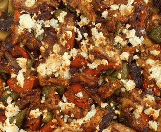 Grekisk pyttipanna med kyckling – Recept