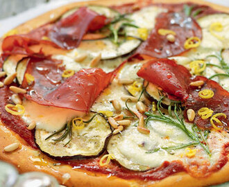 Pizza med bresaola och aubergine