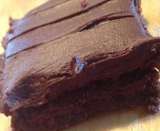 Mjölkchoklads brownie med mörk chokladtryffel