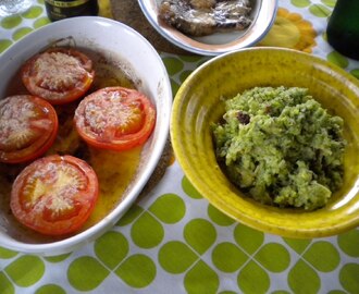 Varma tomater och broccolimos