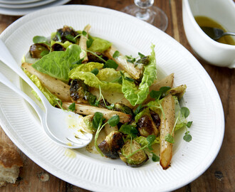 Varm sallad med ugnsrostad brysselkål och pesto