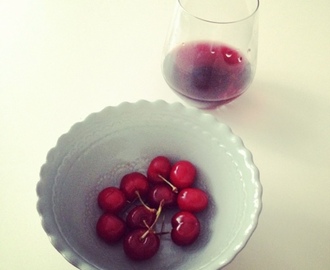 Körsbär och rödvin