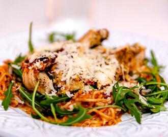 Italiensk kyckling med pesto och soltorkade tomater