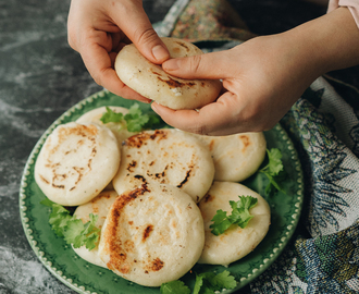 Arepas con queso-Majsbröd med ost