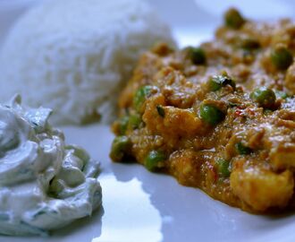 Paneer matar masala- indisk gryta med färskost och ärter