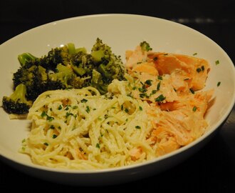 Lax och broccoli med pasta