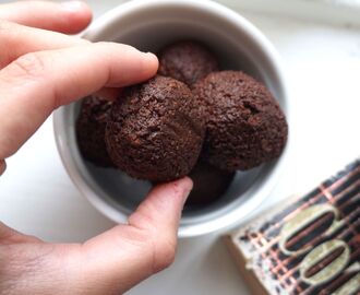 Raw salty lakrits-och chokladbollar