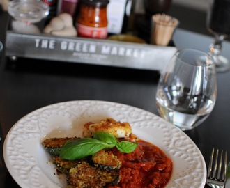 Pankopanerad zucchini och halloumi med Jamie´s tomatsås