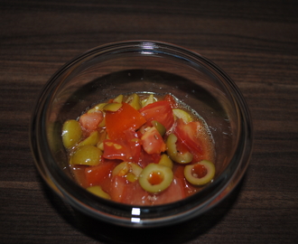 Tomat- och olivsalsa