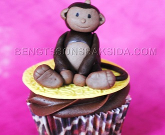 Miss Monkey cupcake