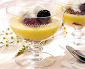 Dessert i glas med ägglikör