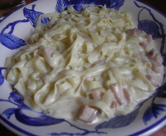 Pasta med kassler & ädelostsås