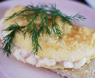 Omelettmackor med räkfyllning – MATPLATSEN