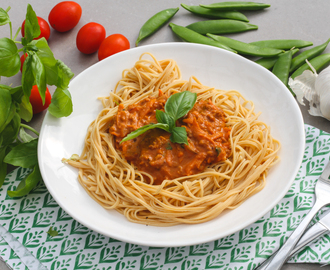 Vegetarisk bolognese med oregano och basilika – perfekt vardagsmat