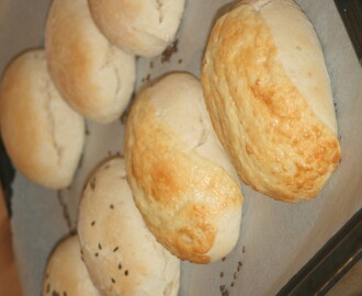 Världens enklaste och kanske snabbaste frukostbullar med jäst