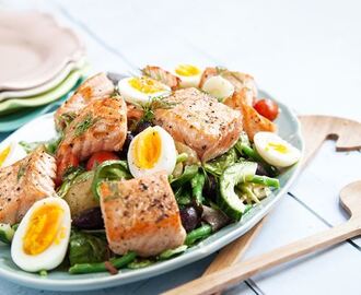 Sallad nicoise med grillad lax