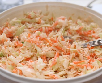 Het coleslaw med sriracha