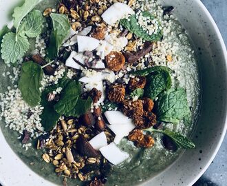 Grön(saks-) smoothiebowl med topping – Food Pharmacy