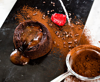 Chokladfondant med kolafyllning – glutenfri dessert