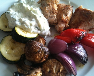 Grillad Kyckling med Grönsaksspett & Tzatziki LCHF