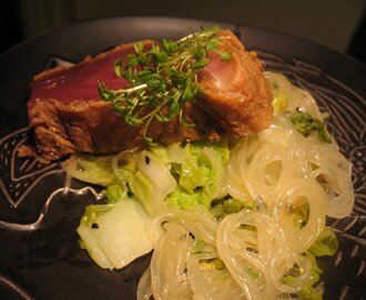 Meny med bl a halstrad tonfisk och jerkmarinerad kalvytterfilé