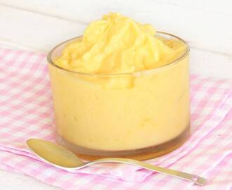 Frozen yoghurt mango