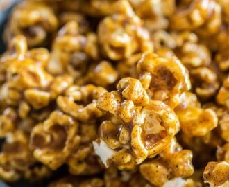 Karamelliserade popcorn | Popcorn, Snacks, Food