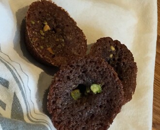 Kladdiga muffins med pistage- glutenfria