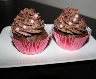 Chokladcupcakes med agave och pecan
