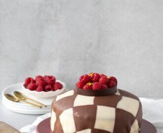 Chokladprinsesstårta med karamelliserad vaniljkräm