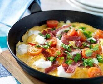 Italiensk omelett med salami