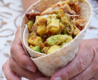 Kycklingwrap med mango chutney och avokadoröra