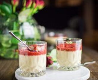 Semolina pudding with strawberry chia jam