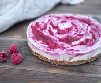 Raw cheesecake med hallon (mjölkfri, vegan, glutenfri)