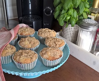 RABARBERMUFFINS MED CRUMBLE..