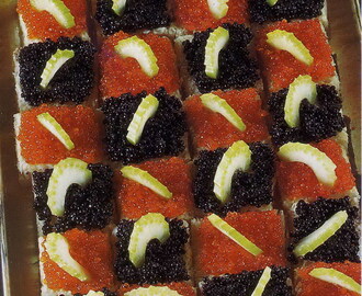 Chackrutor med svart och röd kaviar