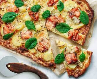 Lax- och potatispizza med pizzasallad